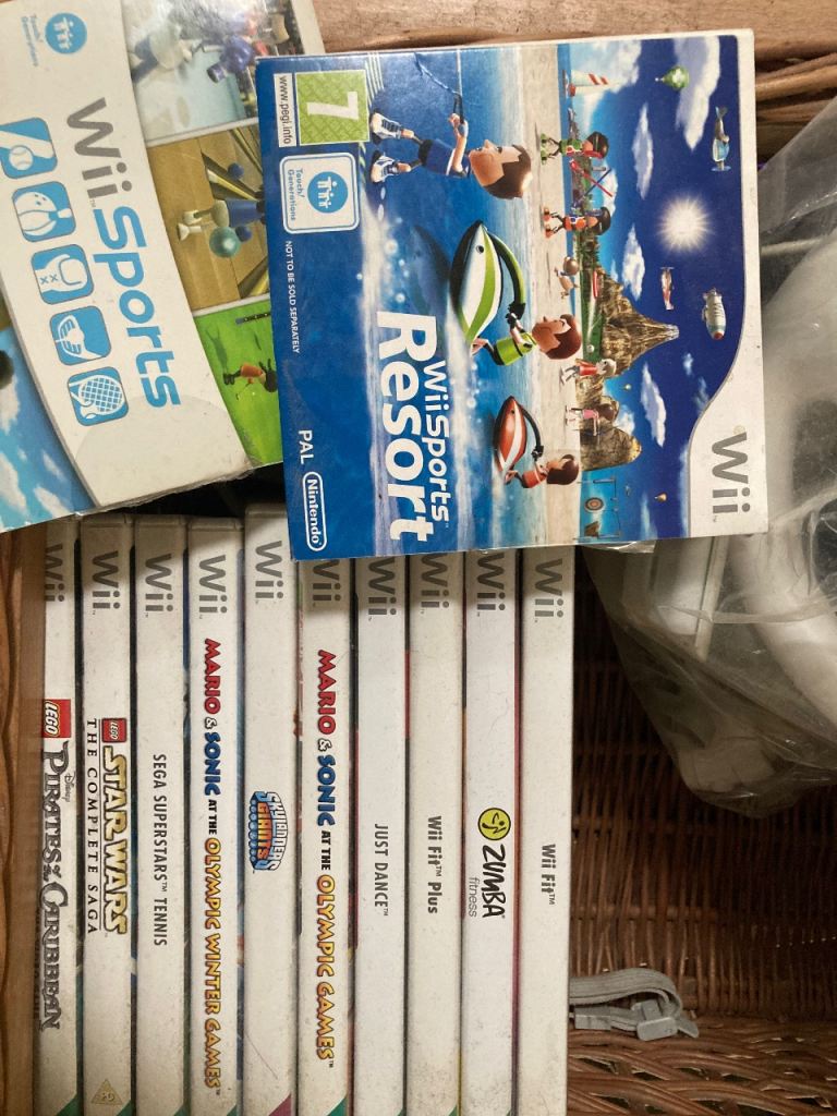 Nintendo Wii, Balance Board and various Games