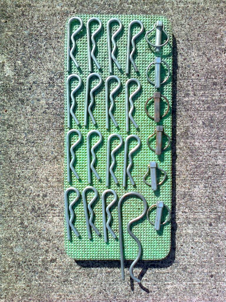 Lynch Pins, New, No Text Please, R retaining pins, secure pins, tailgate fasteners, £1 Each. ## ##