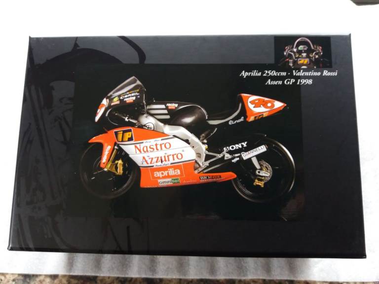 MINICHAMPS 1/12 scale APRILLA ( valentino Rossi)