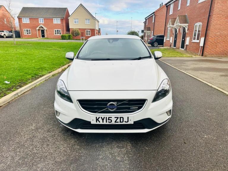 2015 Volvo V40 2.0 D4 R-Design Lux Nav Geartronic Euro 6 (s/s) 5dr HATCHBACK Diesel Automatic