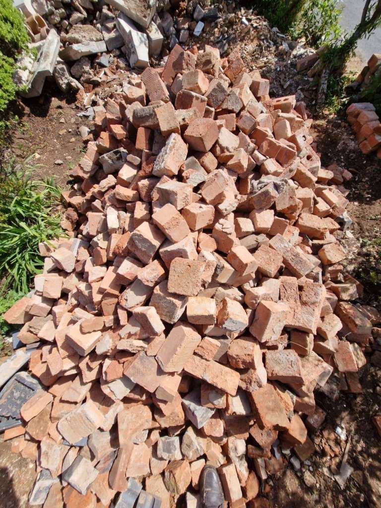 Free Imperial Half Bricks / Rubble / Hardcore for Home Building DIY Projects