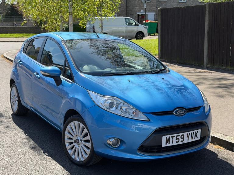 2010 Ford Fiesta 1.4 Titanium 5dr HATCHBACK Petrol Manual