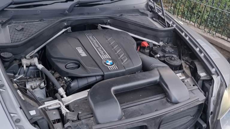 2014 BMW X6 40D XDRIVE SPARES OR REPAIRS. ENGINE NOISE NO OFFER