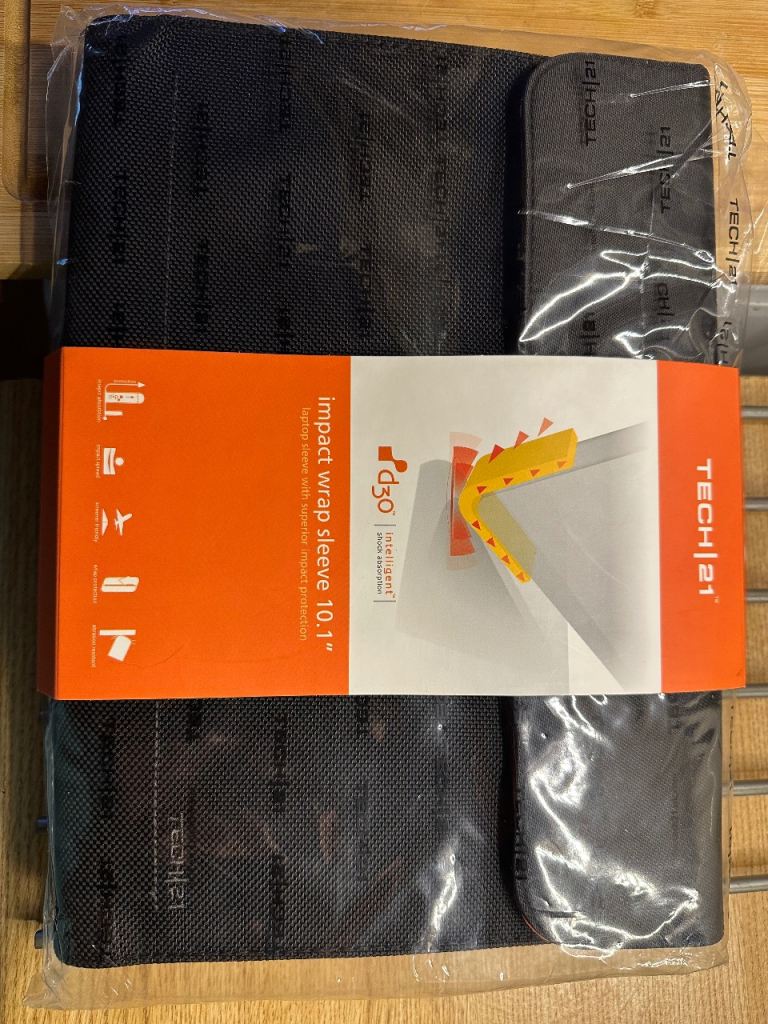 Tech 21 - 10.1” impact wrap sleeve (pad/laptop)