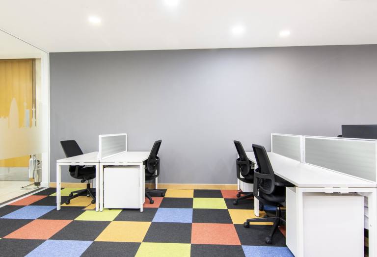 London - E14 5AA \ Shared Office Space with Flexible Terms