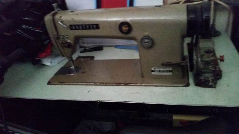 Industrial brother sewing machine 