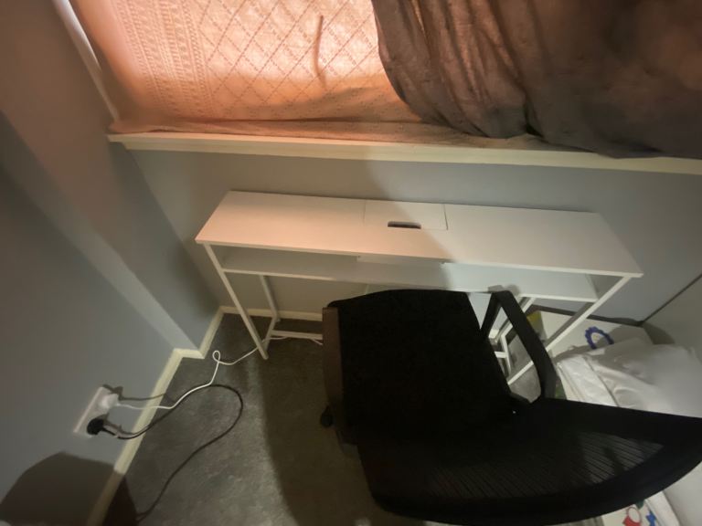 Desk and chair 