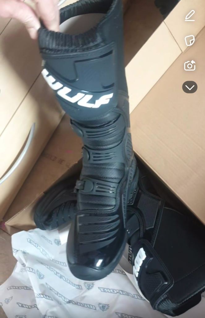 WULF ts2 Motorcross boots. Never warn size 8 
