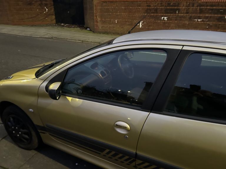 Peugeot, 206, Hatchback, 2004, Manual, 1360 (cc), 5 doors