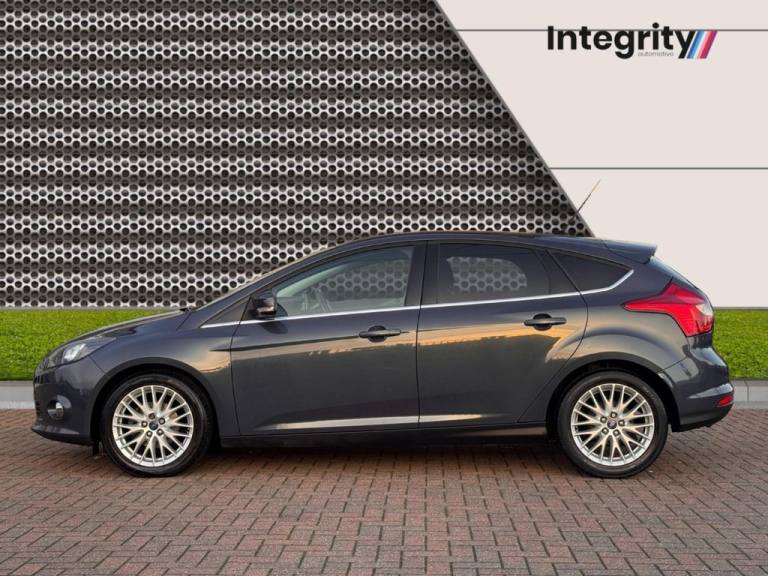 2014 Ford Focus 1.6 TDCi 115 Zetec Navigator 5dr HATCHBACK DIESEL Manual
