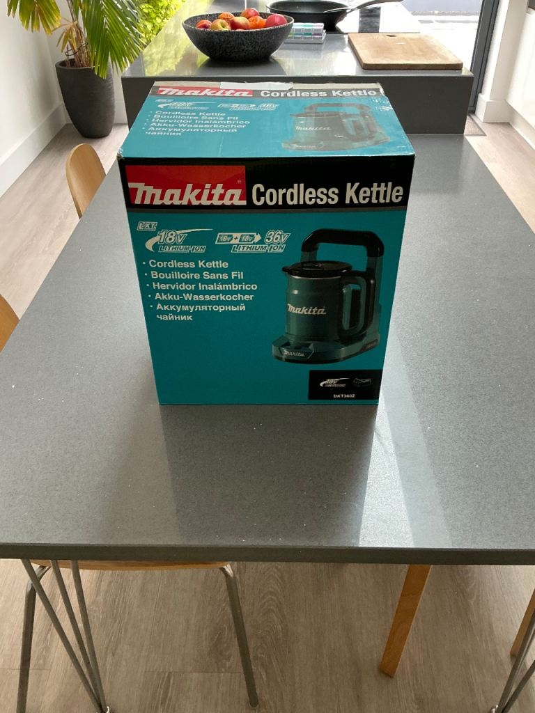 Nearly new Makita 18v Kettle