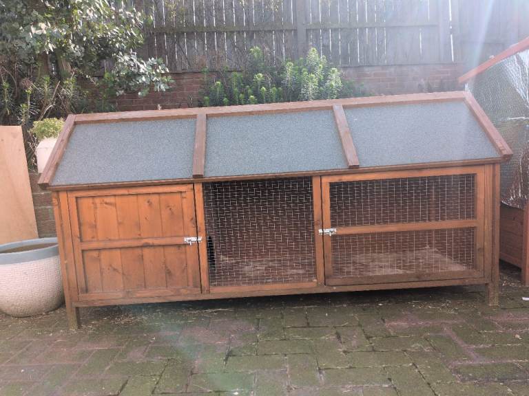 Guinea Pig/Rabbit Hutch