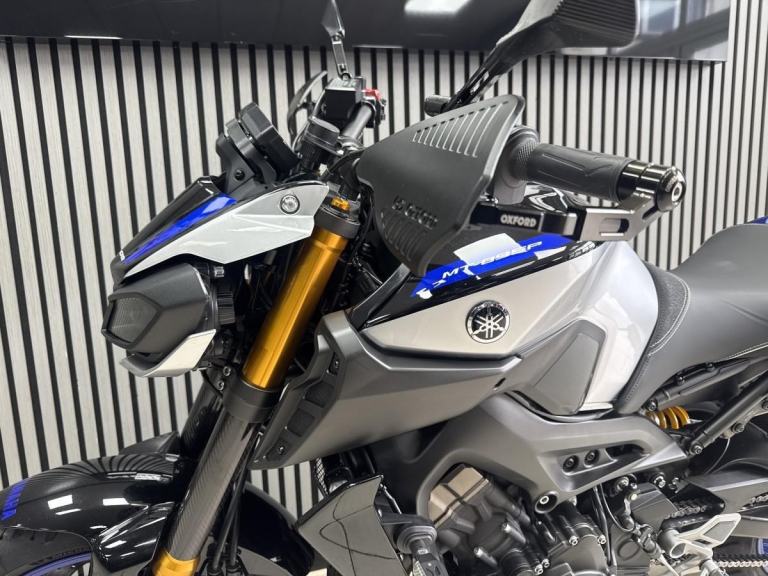 2018 Yamaha MT09Sp naked sport Akrapovic exhaust loads of upgrades