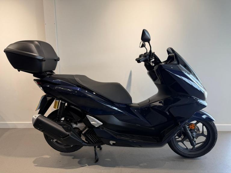 2025 HONDA PCX 125, '25 Plate with 8645 miles