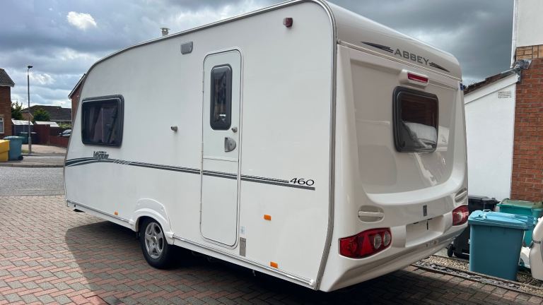 Swift Abbey Vogue 460, 2006 - 2 Berth Caravan with Motor Mover