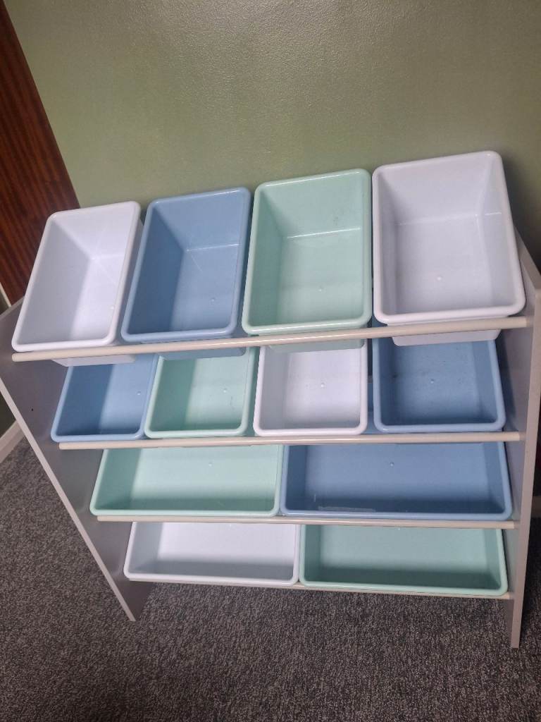 Storage with 12 plastic trays 