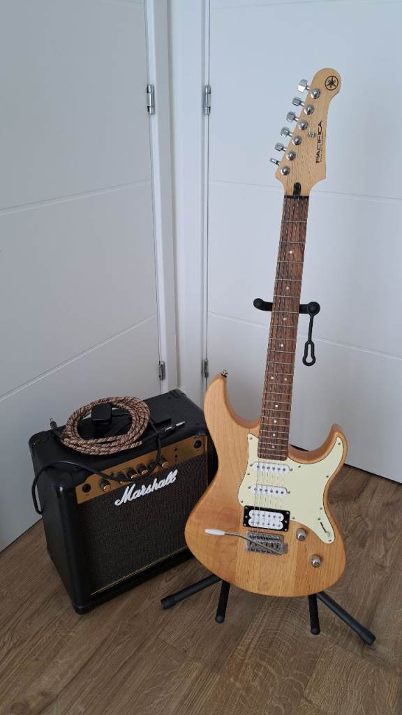 Yamaha Pacifica + Marshall amp