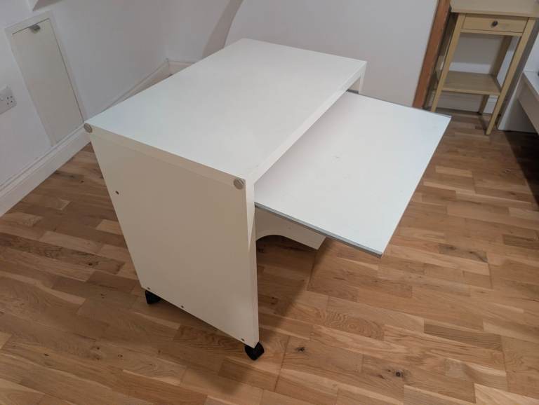 White Desk with Pull-Out Keyboard Tray – Good Condition