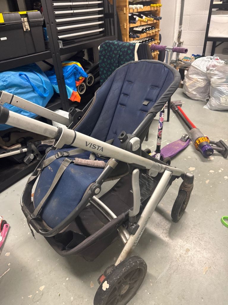 Uppababy Vista with stroller and carrycot