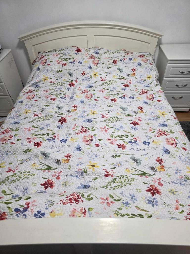 Dreams king-size size bed