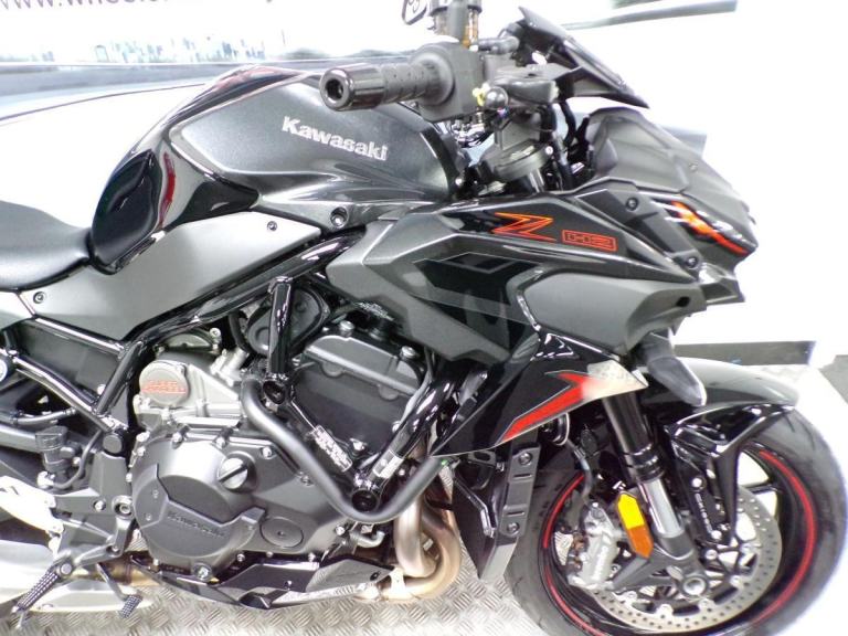 2025 KAWASAKI ZH2 WITH ONLY 1245 MILES FROM NEW