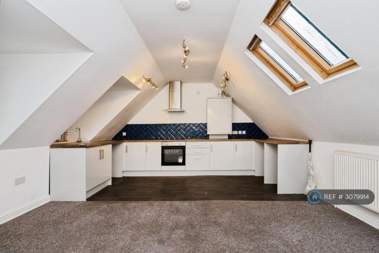 2 bedroom flat in Anne Gibson Court Ramsgate, Ramsgate, CT11 (2 bed) (#3079914)