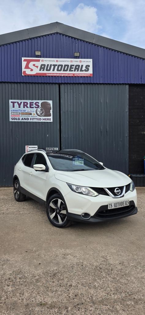 2017 Nissan Qashqai 1.5 dCi N-Vision 5dr HATCHBACK Diesel Manual