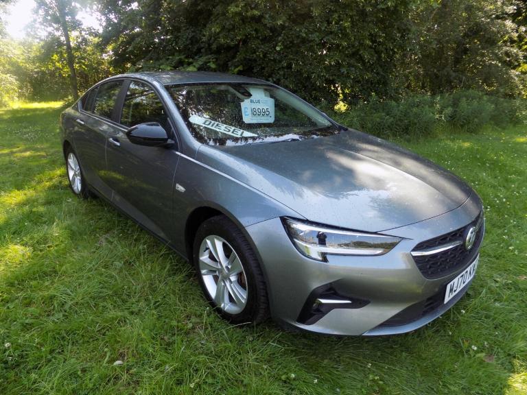 2020 Vauxhall Insignia 1.5 Turbo D SE Nav 5dr  HATCHBACK Diesel Manual
