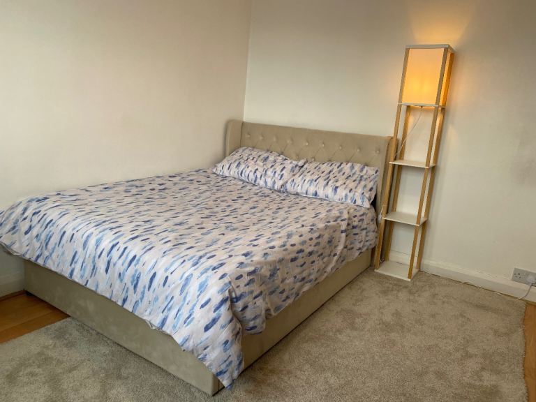 Double room in friendly home - 620 All Bills included 