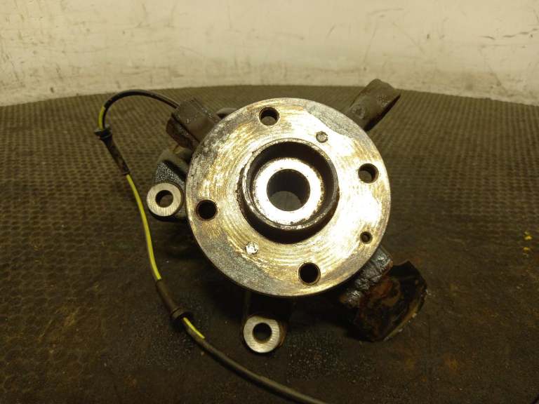 Citroen C1 Wheel Hub Stub Axle N/S 2014-2022 1.0l Petrol Front Lh