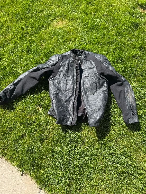 Alpine stars jacket scuffed 