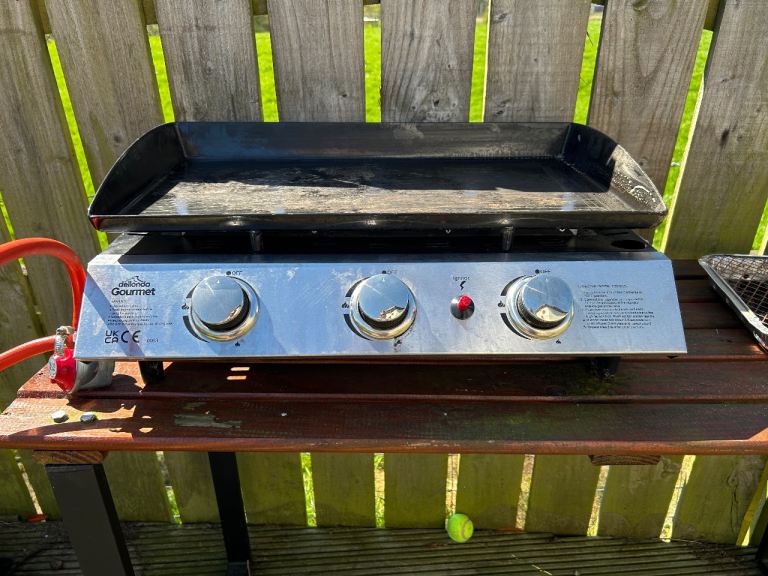 Gas plancha grill