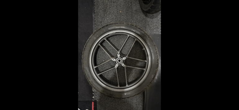 Triumph Tiger 800 2013 Fromt and Rear Wheels