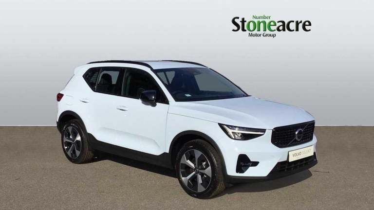2025 Volvo XC40 Plus, B3 Mild hybrid, Petrol, Dark ESTATE Petrol/Electric Hybrid Automatic
