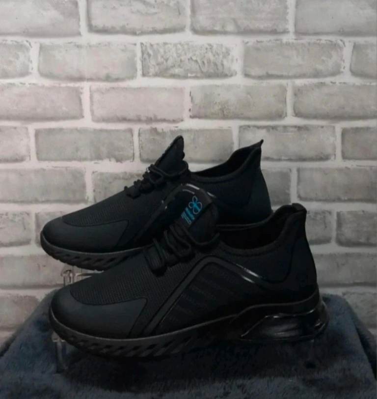 men's Crosshatch trainers