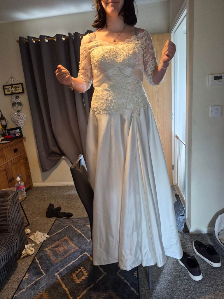 Wedding dress 