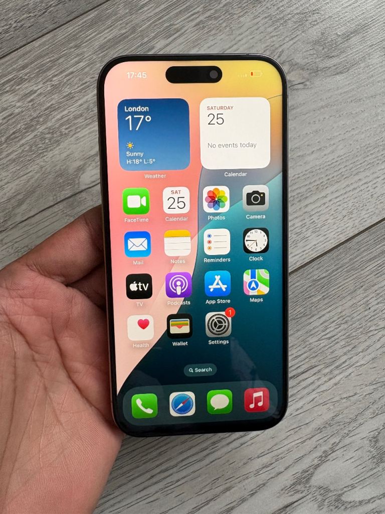 iPhone 15 pro 90% Battery ( Like New ) 