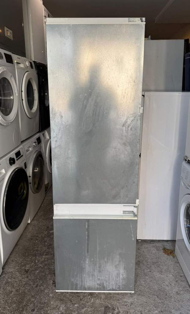 image for Neff 70/30 Silver Colour Integrated Fridge Freezer With Free Delivery 🚚  