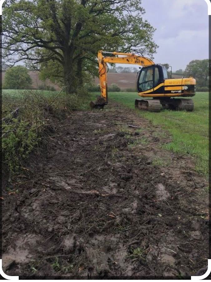 13 ton digger hire with driver 