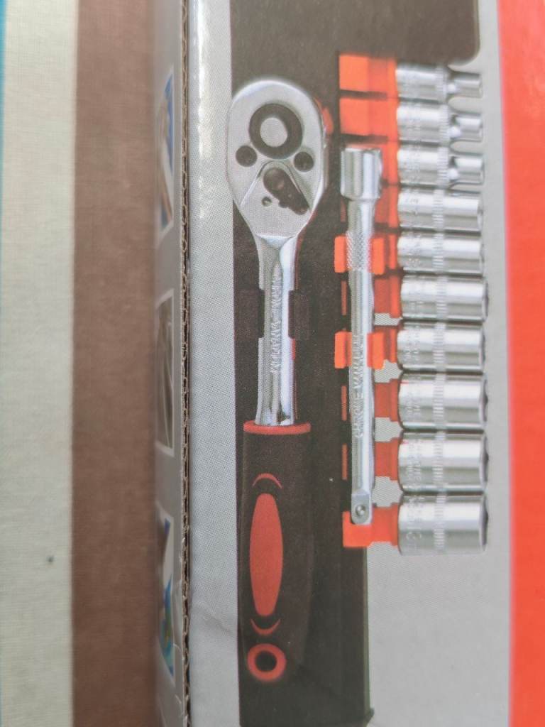 New 12-Piece Socket and Ratchet Wrench Set – CR-V Material