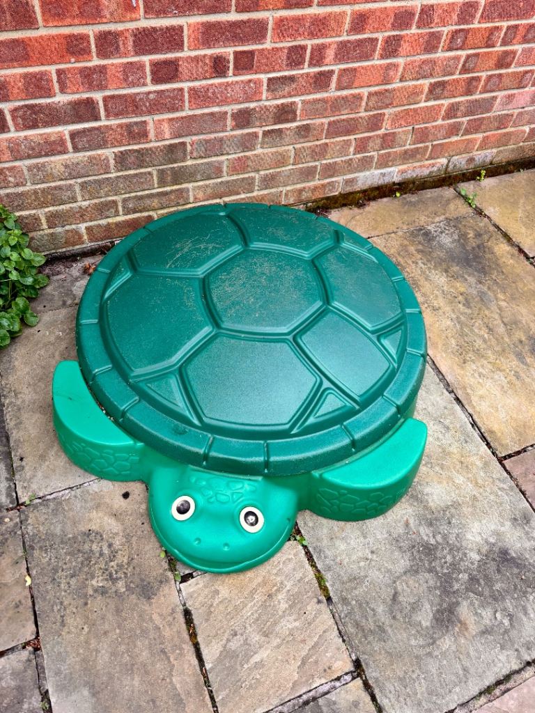 Little Tikes Turtle Sandbox with Cover (with Tots) 