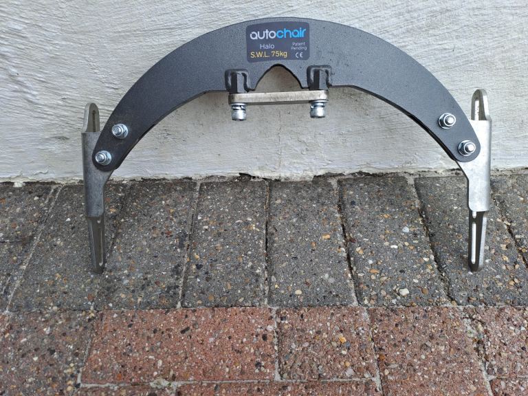 Mobility scooter/chair lifting bracket