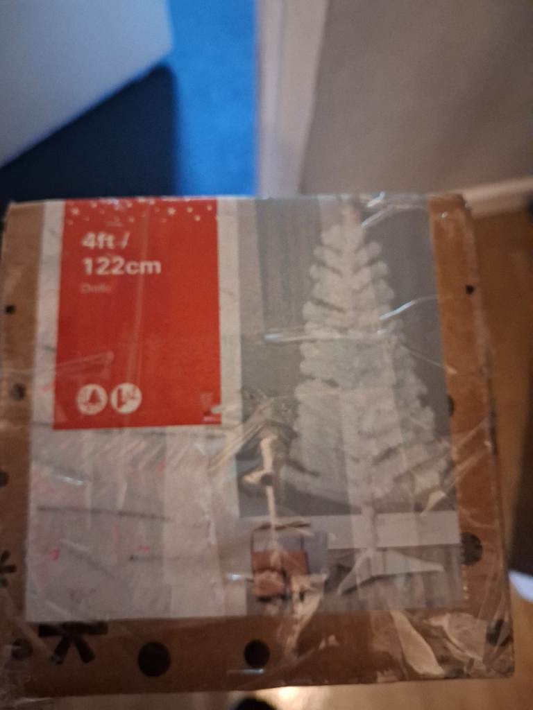 4ft B abd Q christmas tree