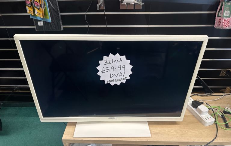 Bush 32" HD TV — Built-In DVD Player — White — Non-Smart — Fully Working ✅