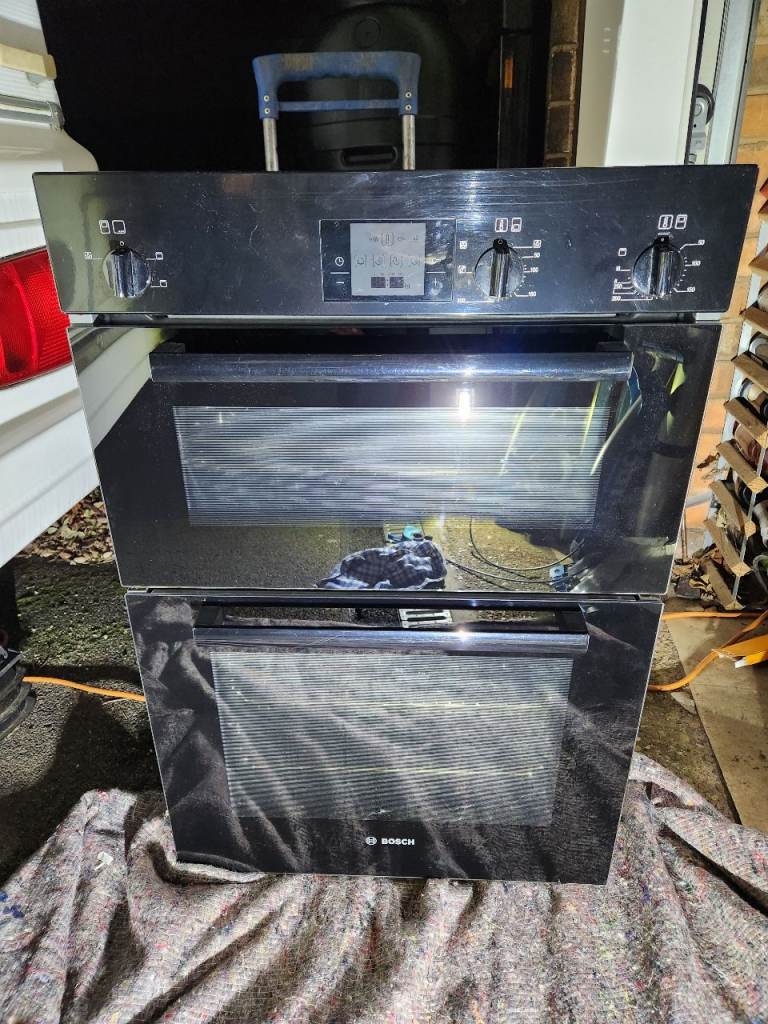 Bosch double built in integrated oven. E-Nr HBM13B160B / 47