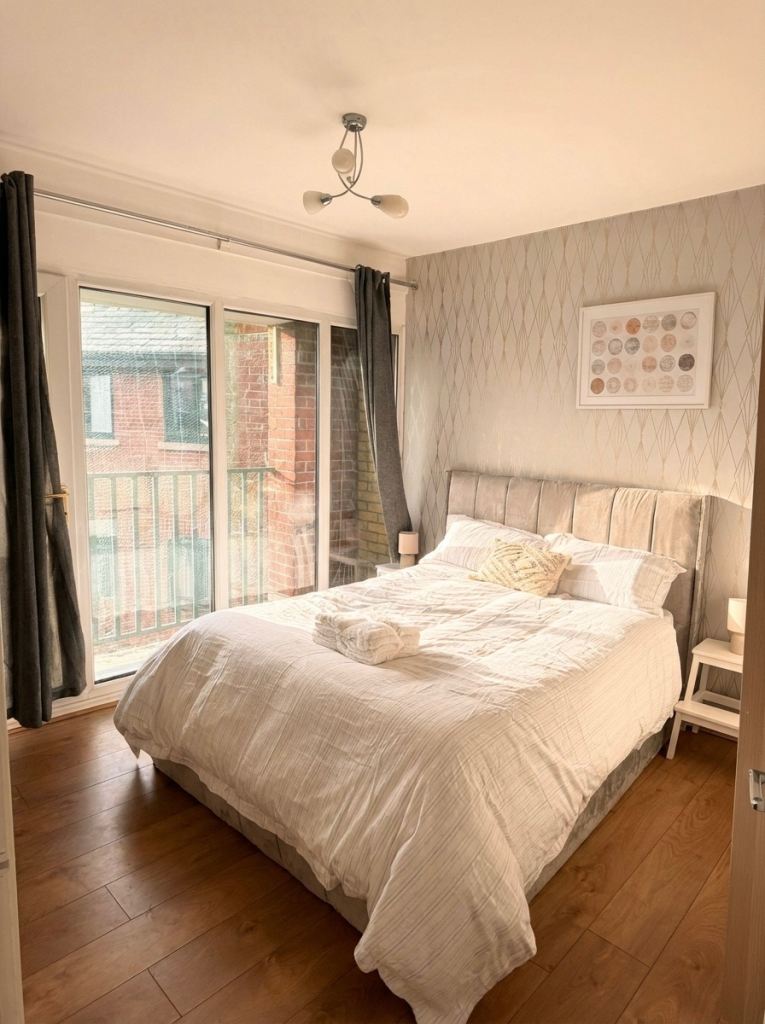 2 Bed Apartment M13 0NW - Longsight (Open To Company Let) 2k Sourcing Fee *Read Description*