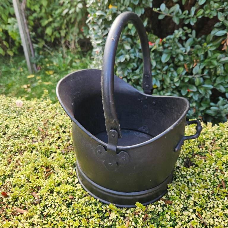 Black coal scuttle 