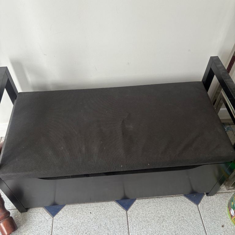 Hall way storage shoe bench