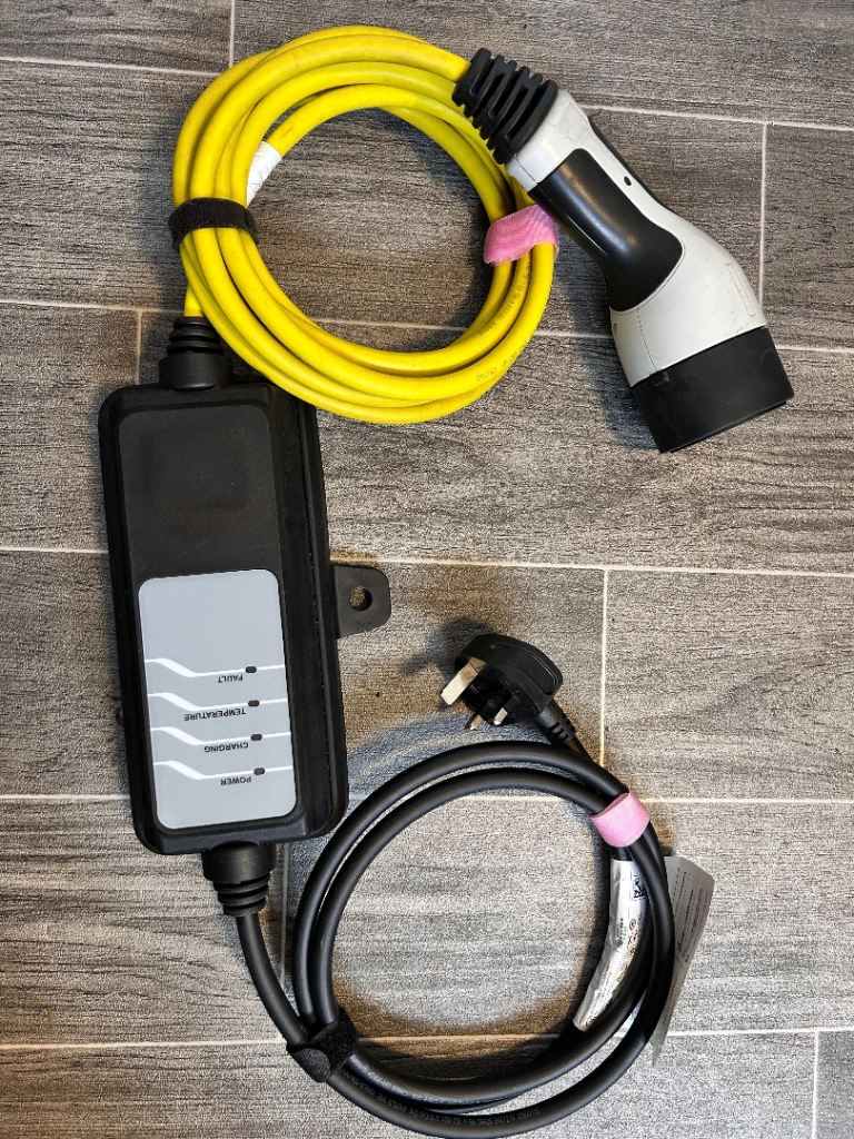Portable EV Charger Type 2 Granny Charger Uk 3 pin plug 10A BMW