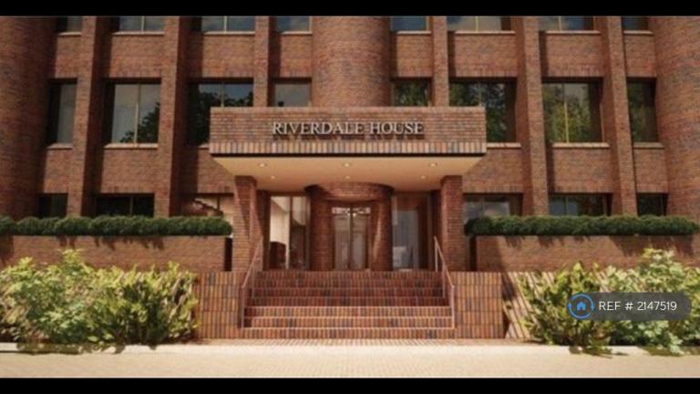 1 bedroom flat in Riverdale House, London, SE13 (1 bed) (#2147519)